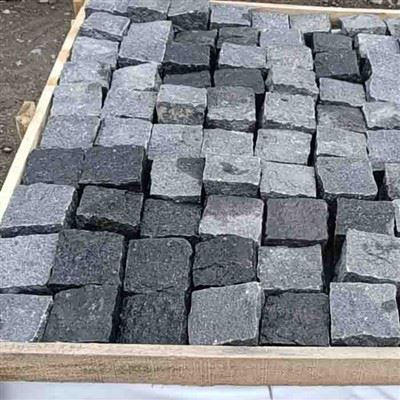 Black Cobble Setts